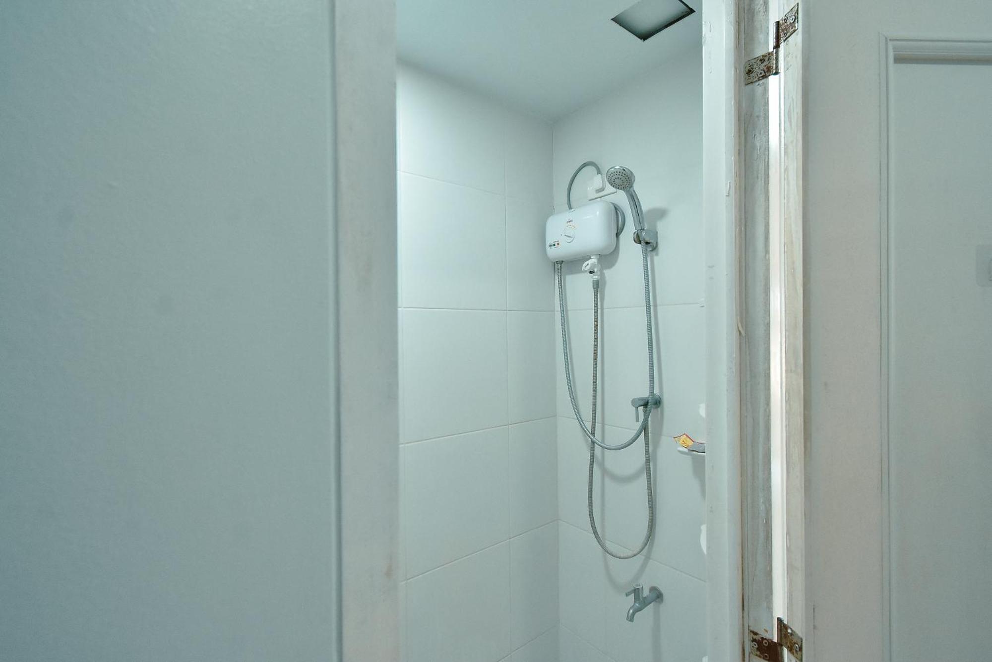 Cozy Unit With Free Pool, Netflix & Wifi In Alabang Crq3 Aparthotel Muntinlupa City Exterior photo